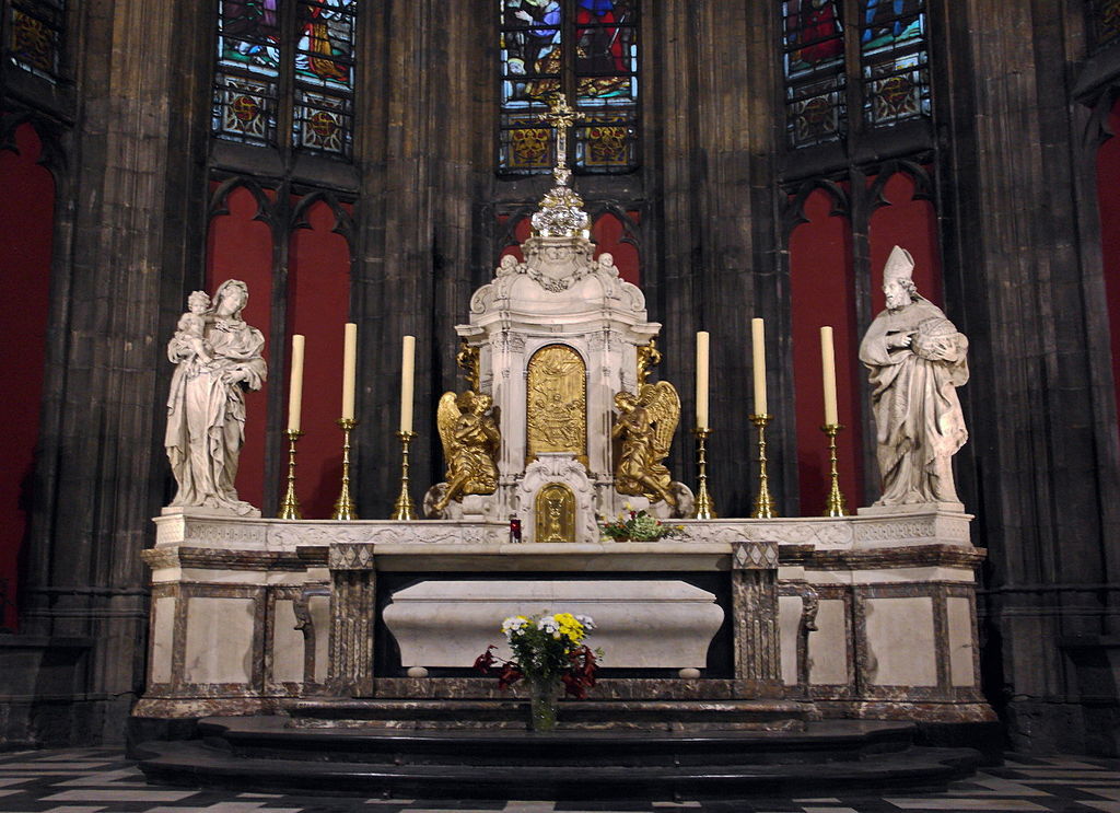 Liège, Collégiale St-Denis, intérieur03