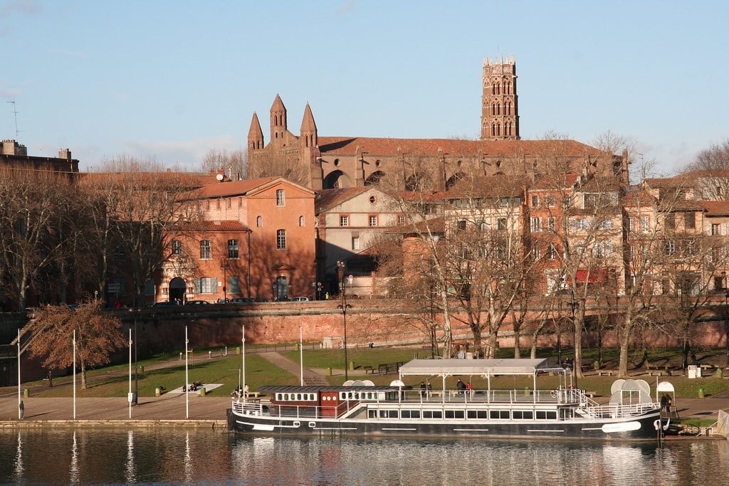 Le couvent des Jacobins par dessus la Garonne