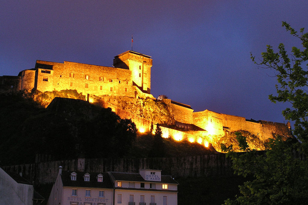 Chateau lourdes nuit