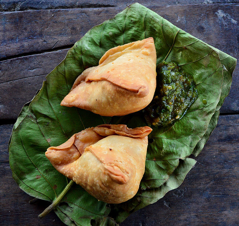 Samosa-and-Chatni