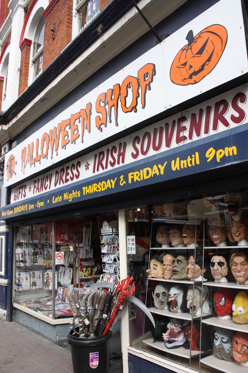Halloween Shop 2, Derry, September 2010 (01),