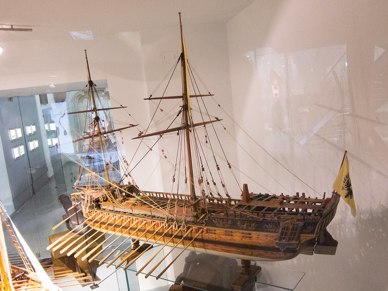 Sailing ship with oars