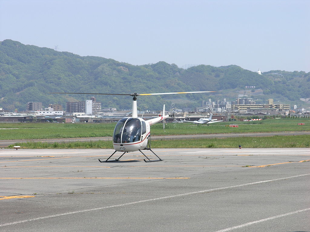 Robinson R22 BetaII in Yao Airport02