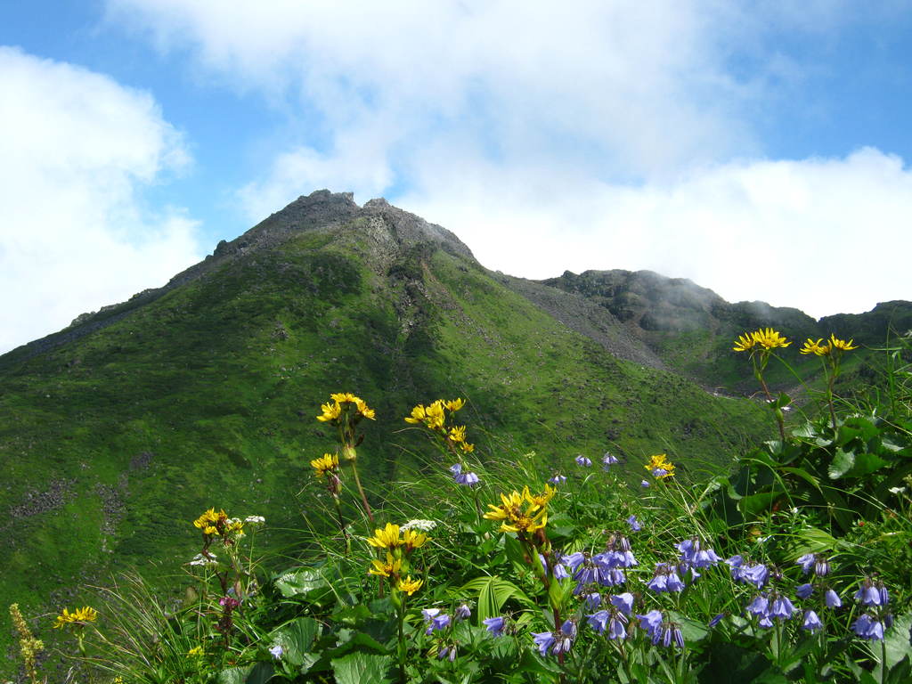 Mount Chokai (14003030412) (2)