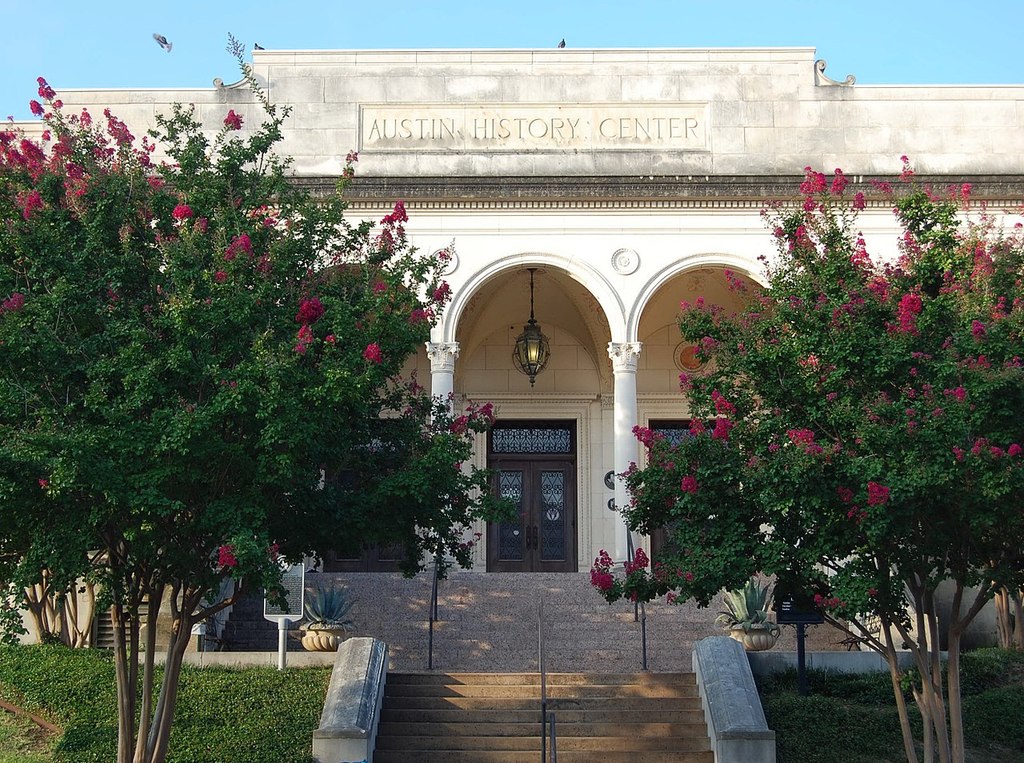 AustinHistoryCenter-2010-08-b