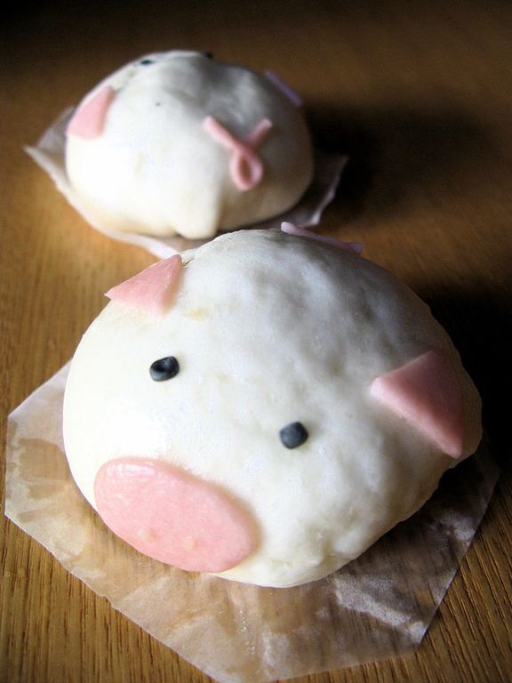 Steamed Pork Buns (4122698329)