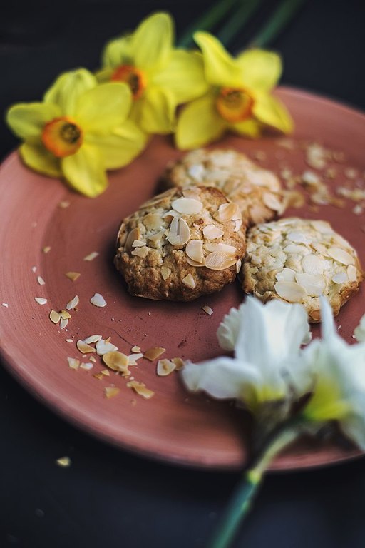 Almond Cookies (Unsplash)