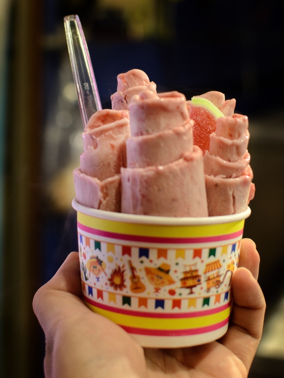 Rolled ice cream