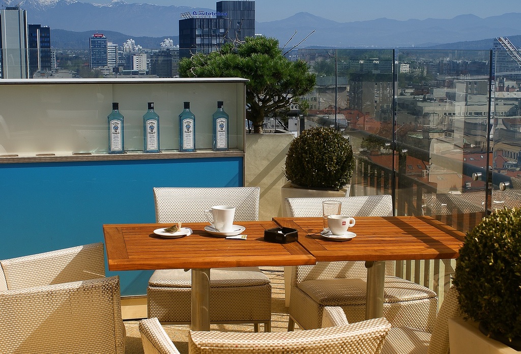 Rooftop restaurants in Wakad
