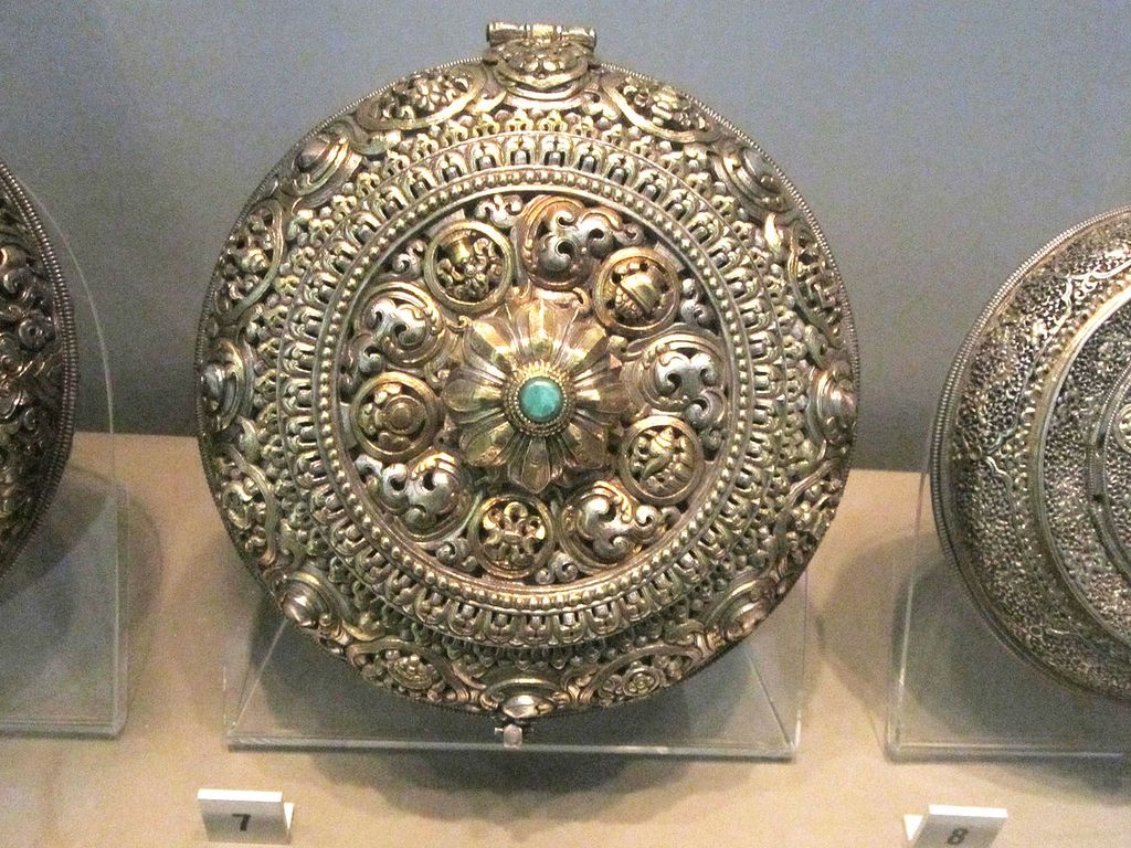 Silver lime box chaka, Bhutan (1)