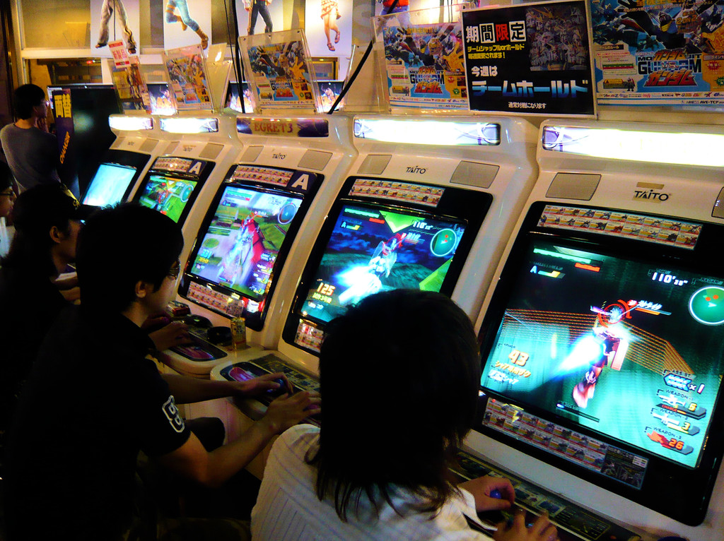 Gundam fighting game - Taito Station
