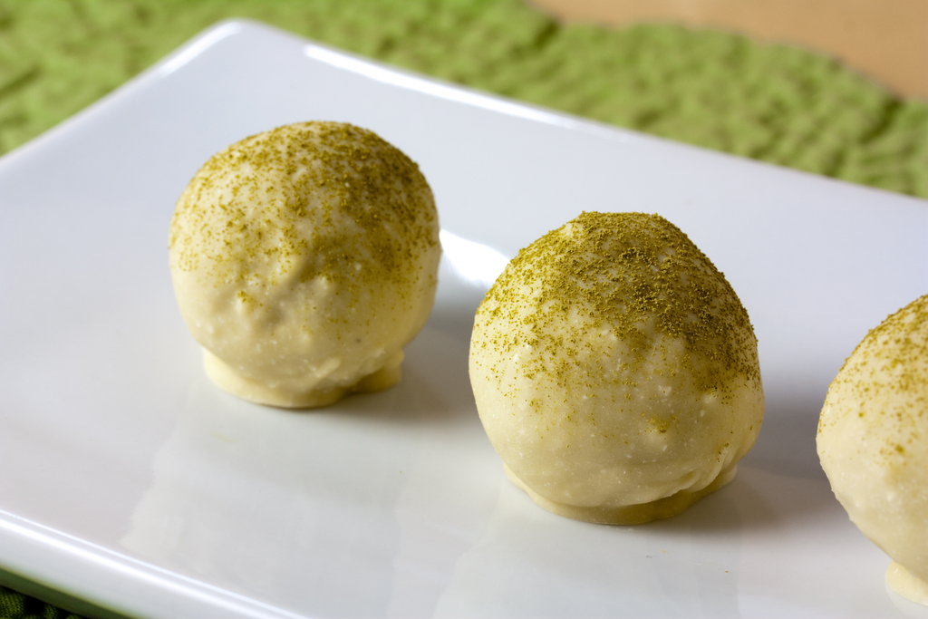 White chocolate matcha truffles (5182731565)