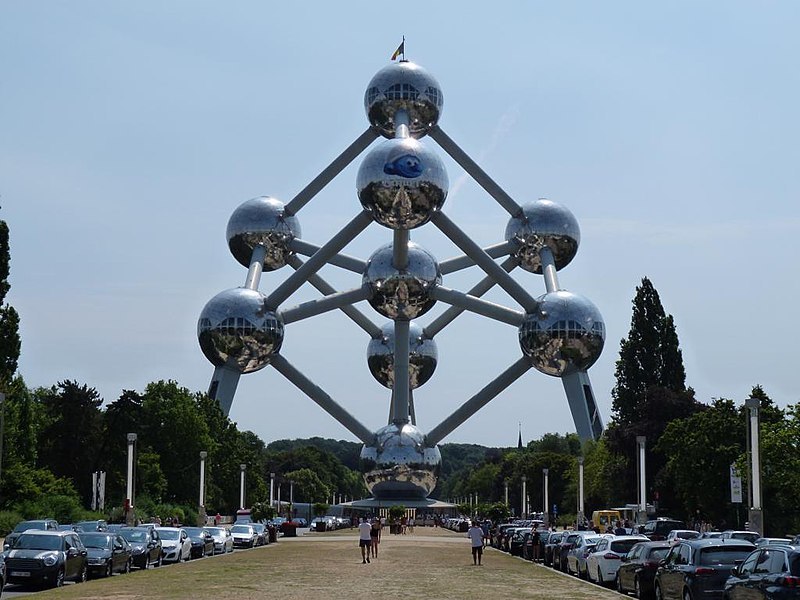 Atomium with Smurf face