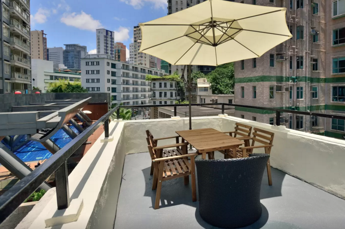 Suite sur le toit avec balcon