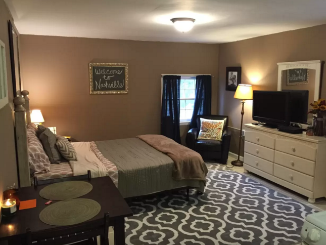 Cozy et Quaint Little Guest House