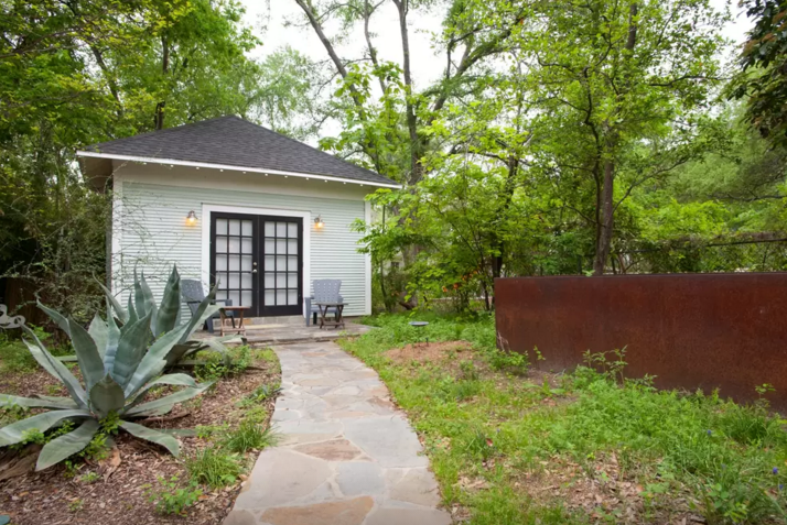Cottage Backyard em Austin Central