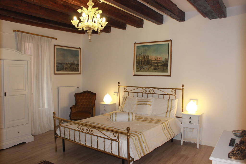 Bedroom of Private Apartment in San Marco (Giustiniani)