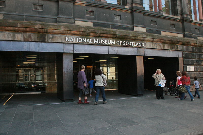 Main entrance National Museum of Scotland 02