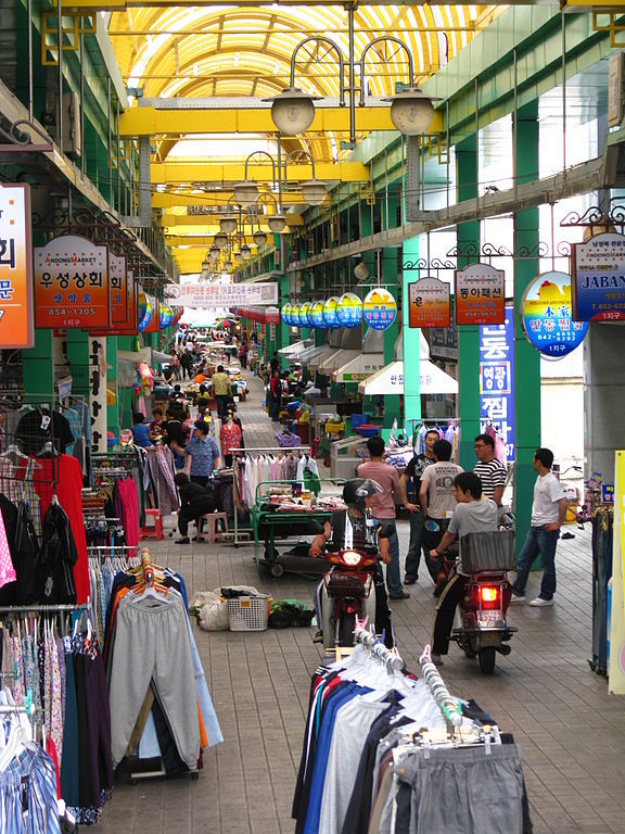 Korea-Andong-Inside of Andong Market-01