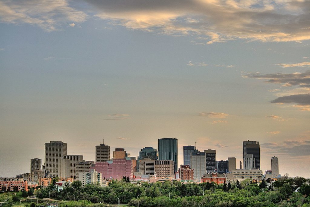 Sunset-East-Downtown-Skyline-Edmonton-Alberta-Canada-01