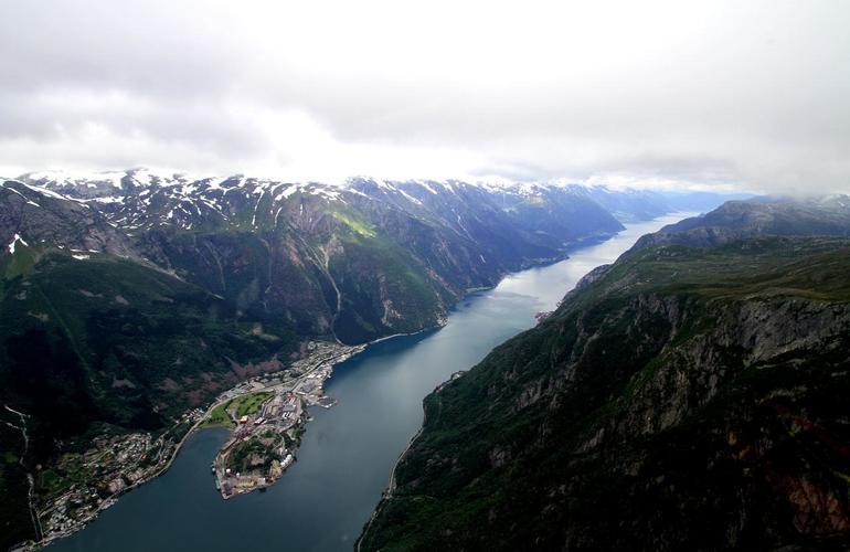 16 choses à faire à bergen, norvège: plus que des fjords | réservez un tour en hélicoptère