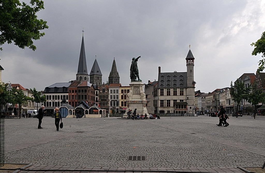 Vrijdagmarkt Gent (5718540839)