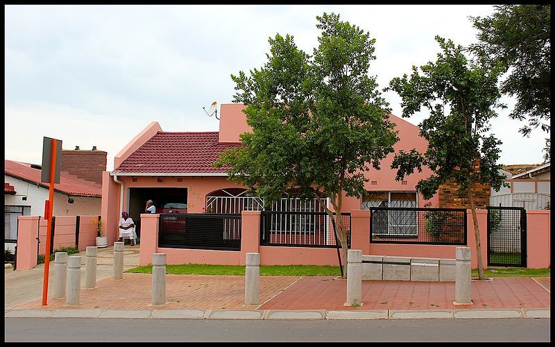 Homes on Mandela's Vilakazi street