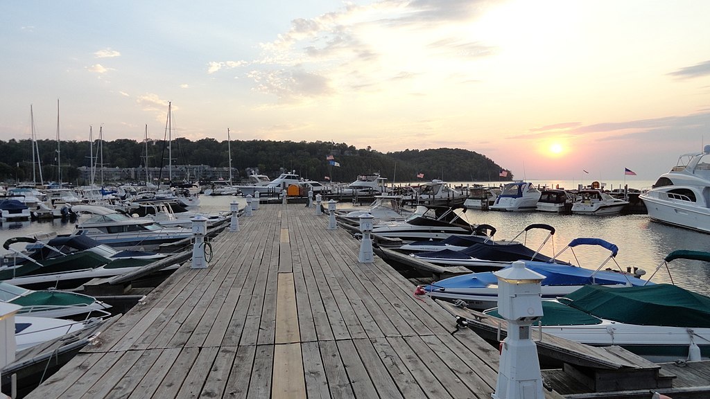 Sister Bay Harbor - panoramio