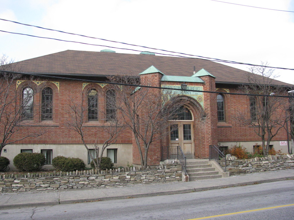 Weston Public Library