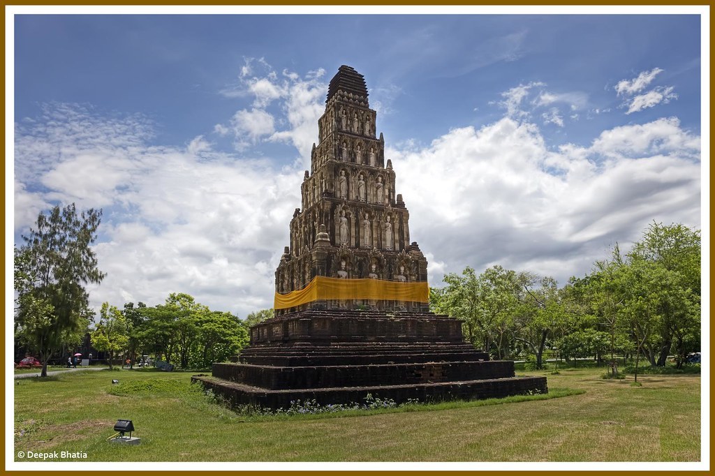 The Chedi of Cham Thewi, Lamphun