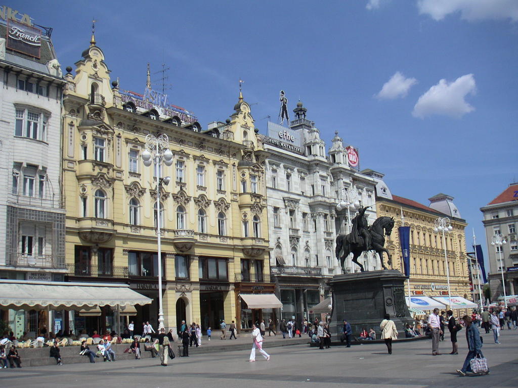 Zagreb trg bana Jelačića