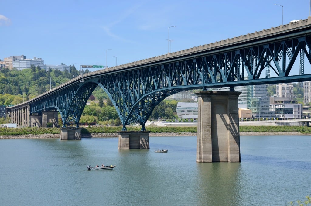 Ross Island Bridge from SE, from Springwater Corridor Trail