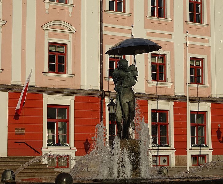Tartu The Kissing students fountain 02