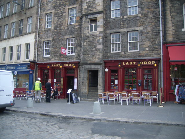 The Last Drop pub, Grassmarket - geograph.org.uk - 973355