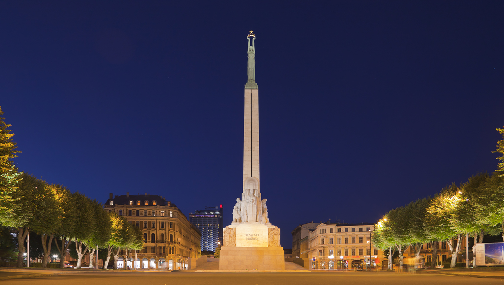 Monumento a la Libertad, Riga, Letonia, 2012-08-07, DD 18