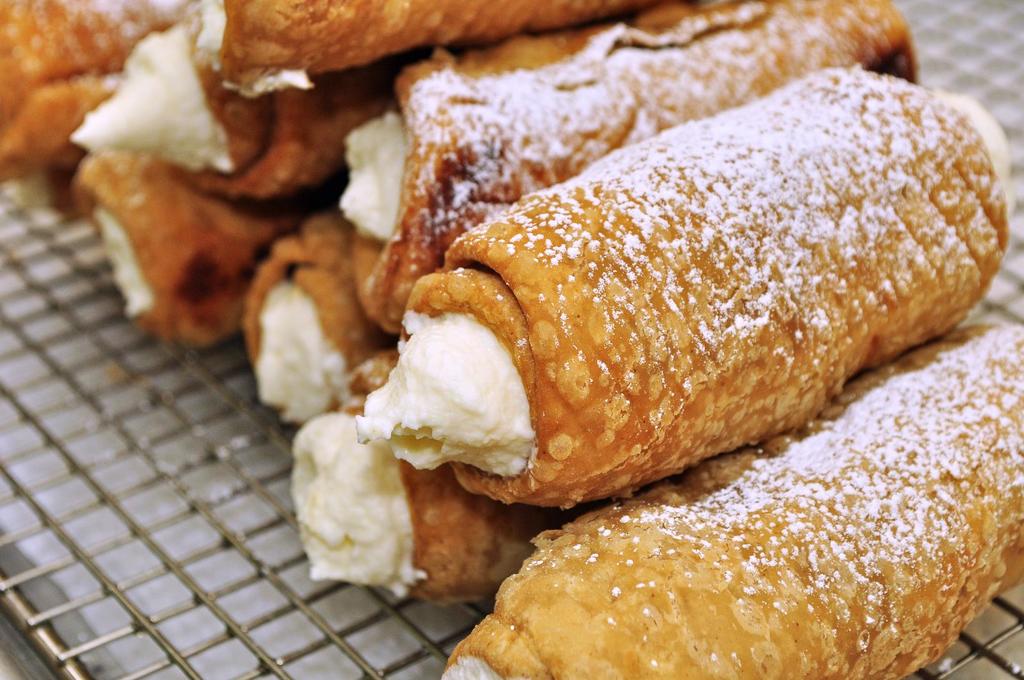 Cannoli (1)