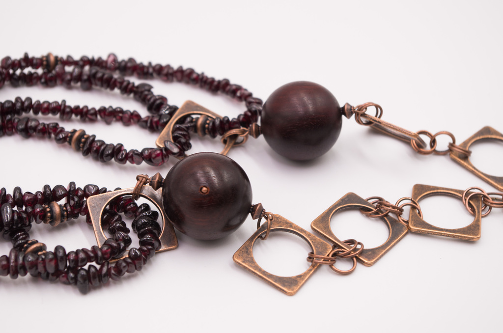 Garnets, wood and copper