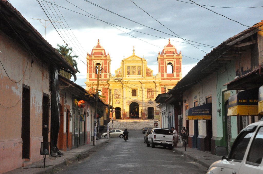 Street in León, Nicaragua 4