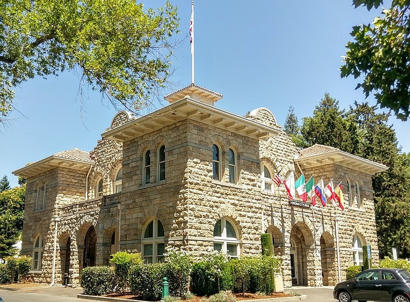 Sonoma City Hall 2016 (cropped)