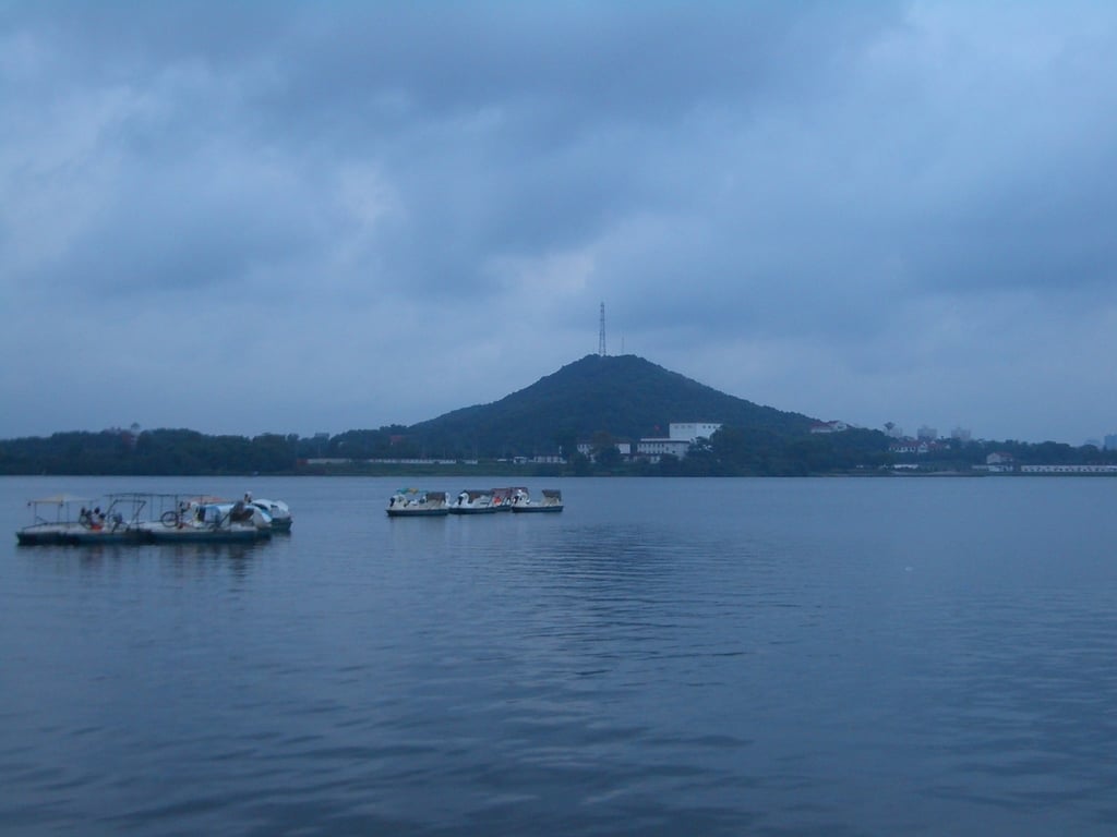 Wuhan East Lake - looking toward Geological University 4217