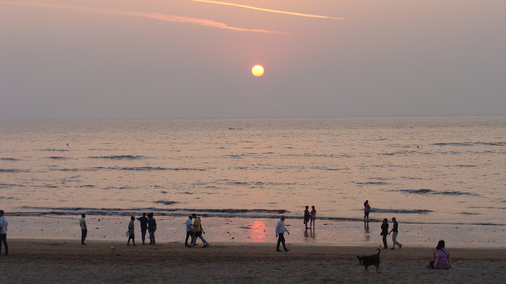 SunsetJuhuBeachMumbai2015 04