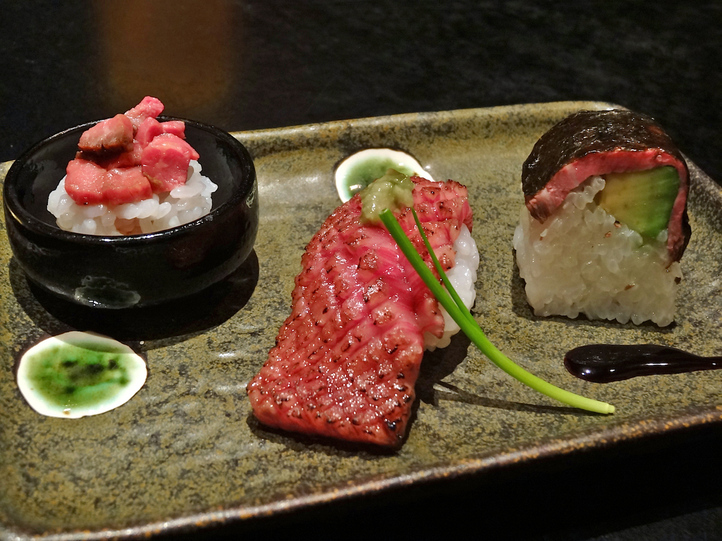 Wagyu sushi 01