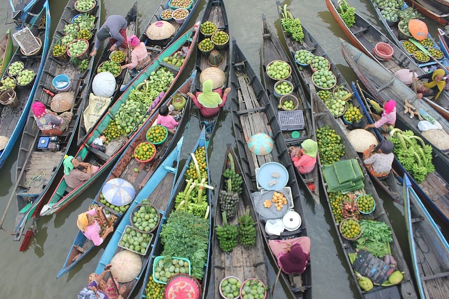 Floating market