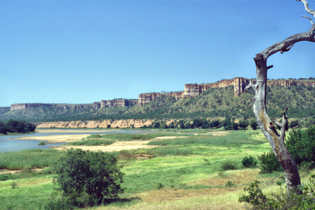 Zimbabwe Gonarezhou Landscape Chilojo Cliffs