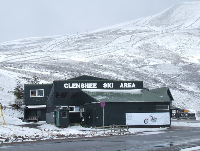 Glen Shee Ski Area - geograph.org.uk - 774920