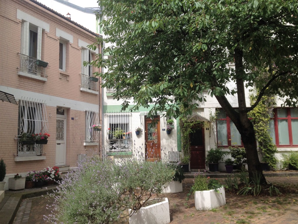 adorable neighborhoods in paris | cité florale