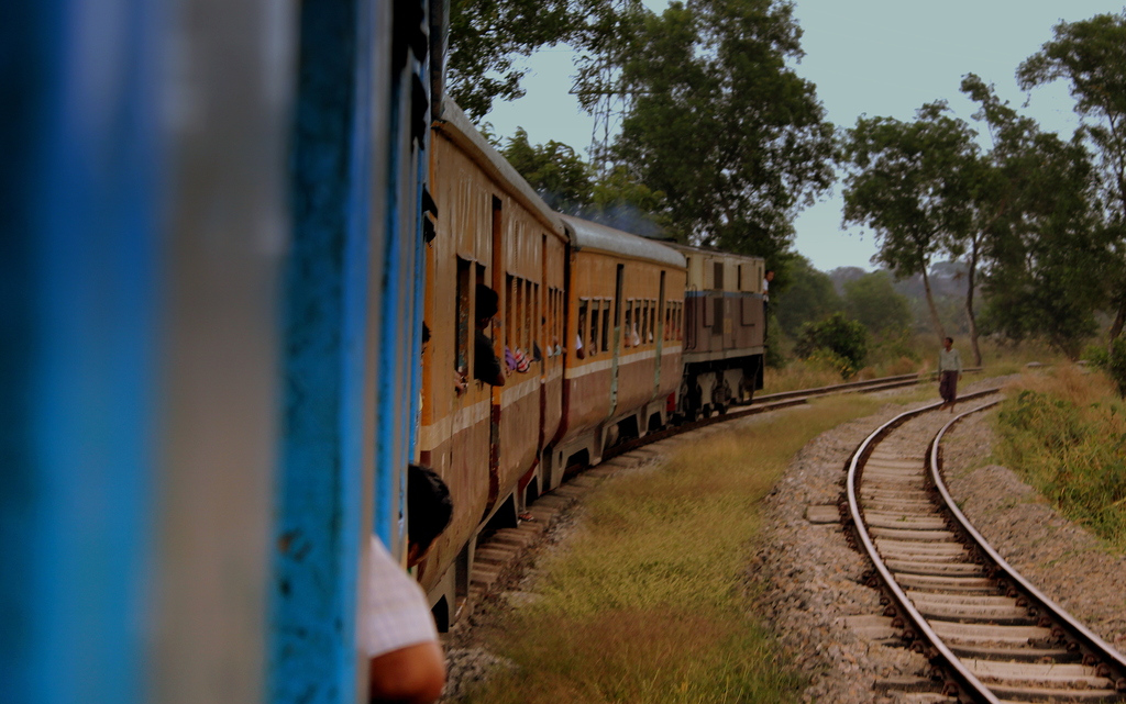 YANGON CIRCULAR RAILWAY MYANMA JAN 2013 (8493581492)