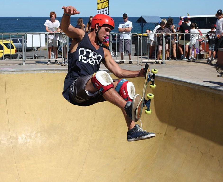 bowl skate boarding