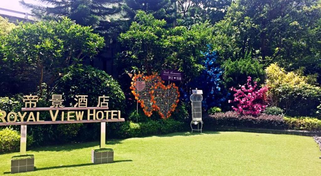 The Royal View Hotel has a fun, family-friendly vibe