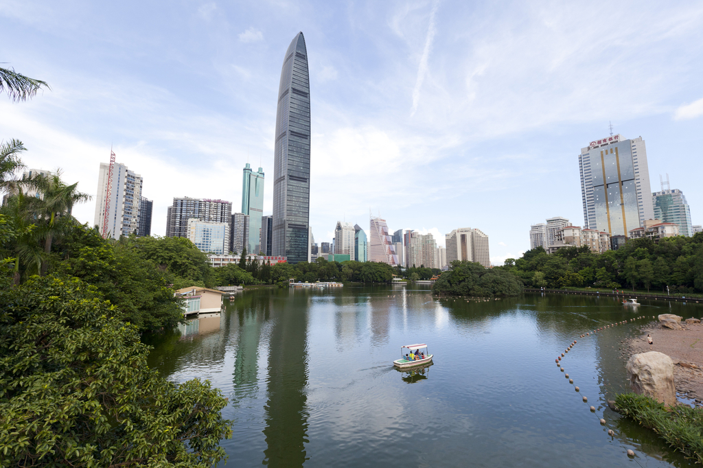 Lychee Park is nearby Shenzhen's financial centre 